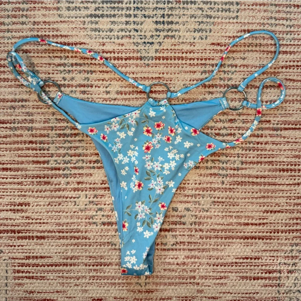 Frankie's Bikinis Blue Floral Ring-Detail Bikini Bottom